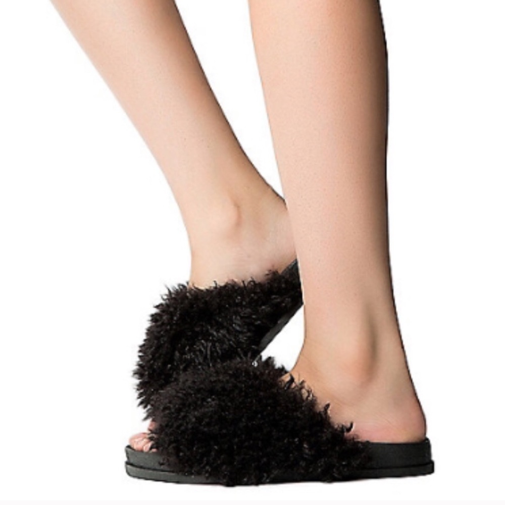LAST 1‼️Shaggy black slides!! 🖤🖤 - Picture 2 of 6